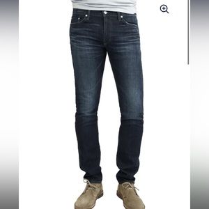 NWT Men’s jeans. Standard slim fit. Size 34